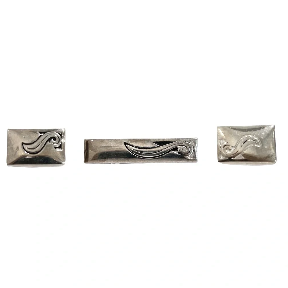 VINTAGE CUFFLINKS & MATCHING TIE CLIP SET - SILVER TONE WITH BLACKENED SWIRL